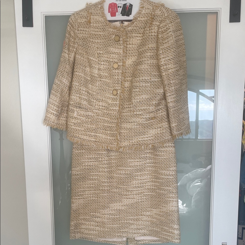 Elegant Tory Burch Suit Set